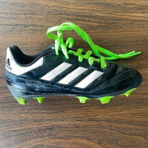 Adidas boys soccer shoes, worn for one season. Very good shape!